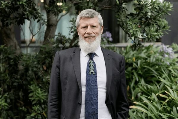 Former Climate Change Commission Chair Dr Rod Carr