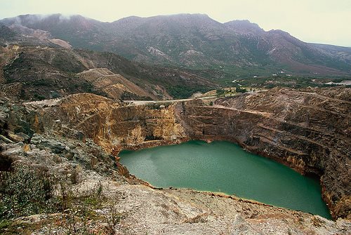 Australian Government warned not to dig a bigger economic hole with heavy emitter assistance