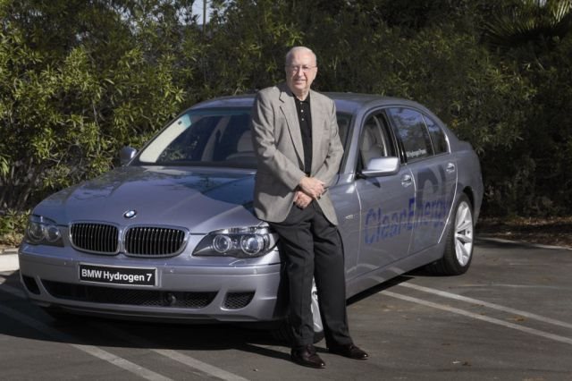 JD Power .. another celeb driving a BMW hydrogen product car for three weeks