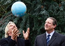 The world in their hands ... Richard Branson and Al Gore.