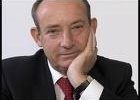Yvo de Boer ... political momentum must be maintained. Yvo de Boer ... political momentum must be maintained.