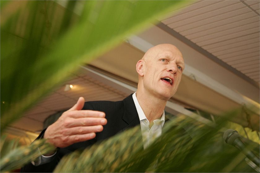 Peter Garrett ... short and medium term tinkering with New Zealand's new ETS not desirable