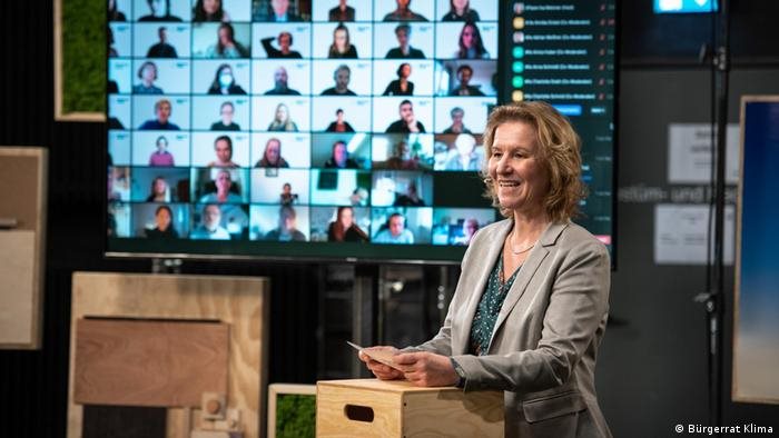 The first virtual meeting of the citizens' council took place on May 24 and was moderated by Christiane Diene