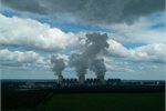 The lignite-burning Jänschwalde power station in Brandenburg produces more than 22 million tonnes of CO2. The lignite-burning Jänschwalde power station in Brandenburg produces more than 22 million tonnes of CO2.