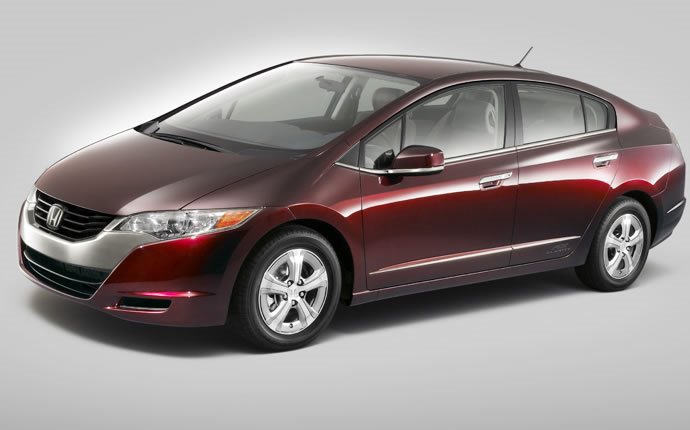 The Honda FCX Clarity ... best green car.