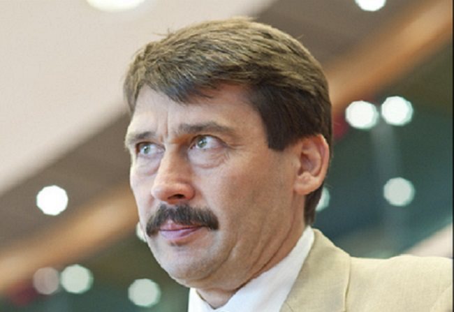 Janos Ader ... Paris challenges.