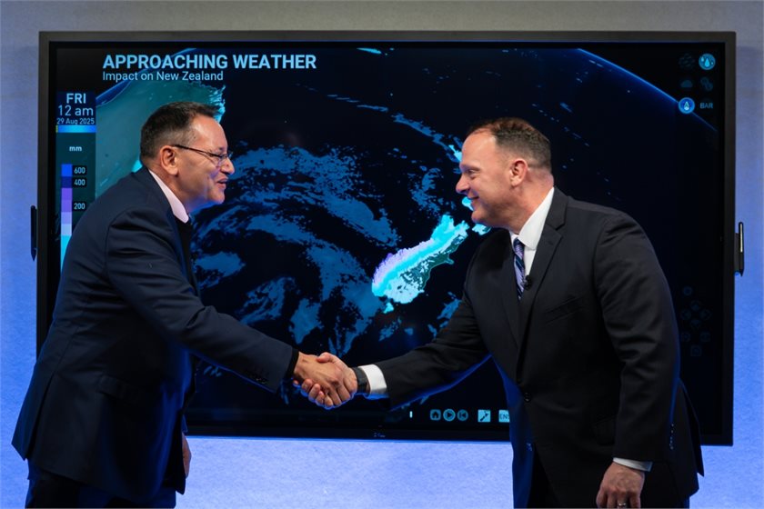 Minister of Science, Innovation and Technology Shane Reti with Earth Sciences New Zealand Principal Scientist Chris Brandolino
