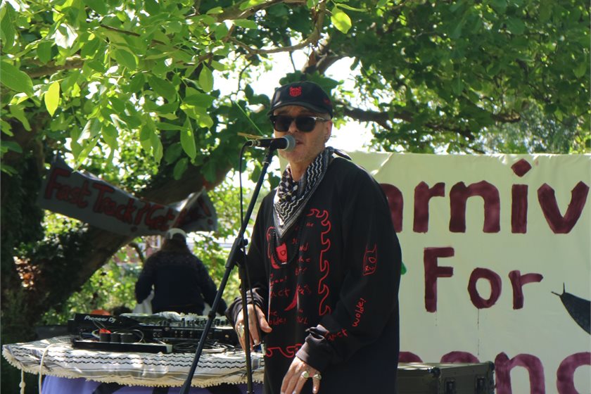 Kommi performing on Saturday