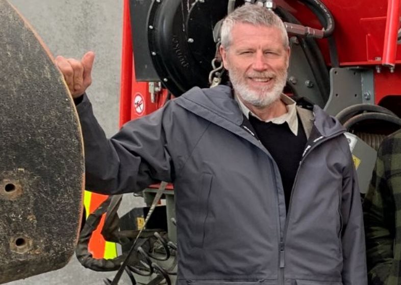 Dr Rod Carr working in his previous role as Climate Change Commission chair