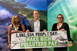 Ralph Regenvanu (centre) at the COP30 climate summit.