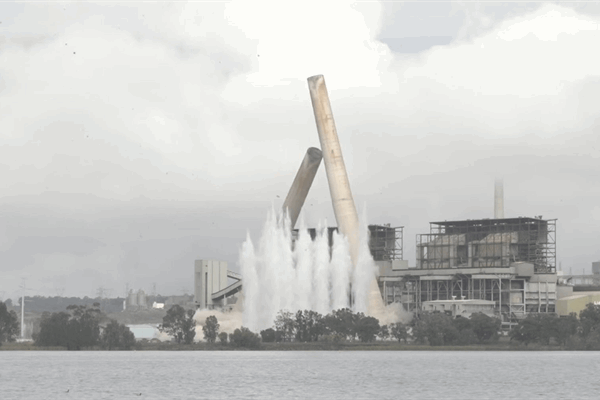 Liddell chimney stacks controlled explosion