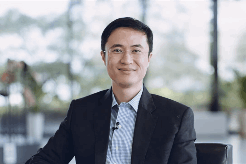 Associate Professor Ru Hong