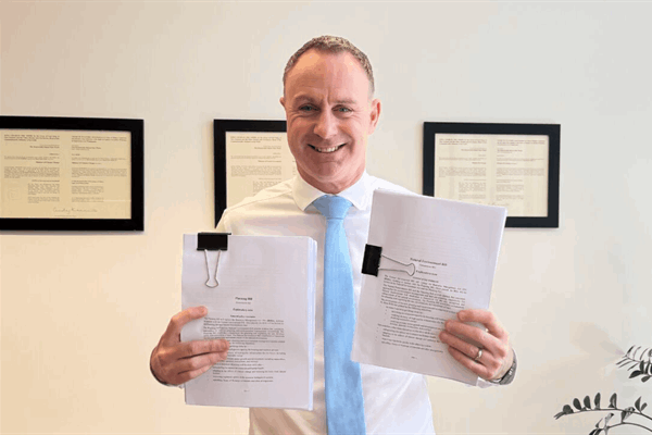 Climate Change and Energy Minister Simon Watts