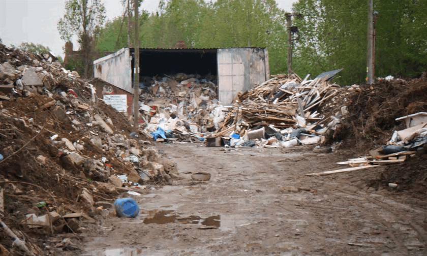 Waste recycling plant